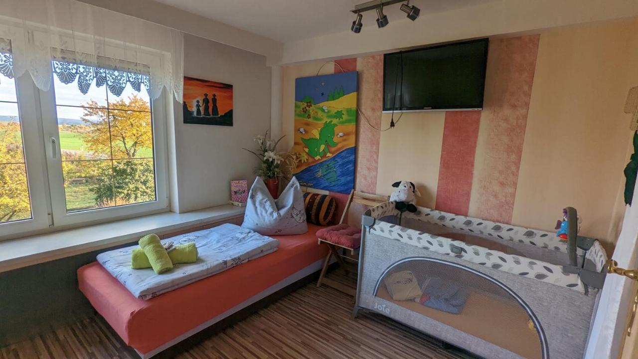 Landhaus "Kuehler Morgen", Komfortable 65 Qm Fewo Mit Gehobener Ausstattung, Garten, Baby- Und Kindgerecht Apartment Saalburg Bagian luar foto